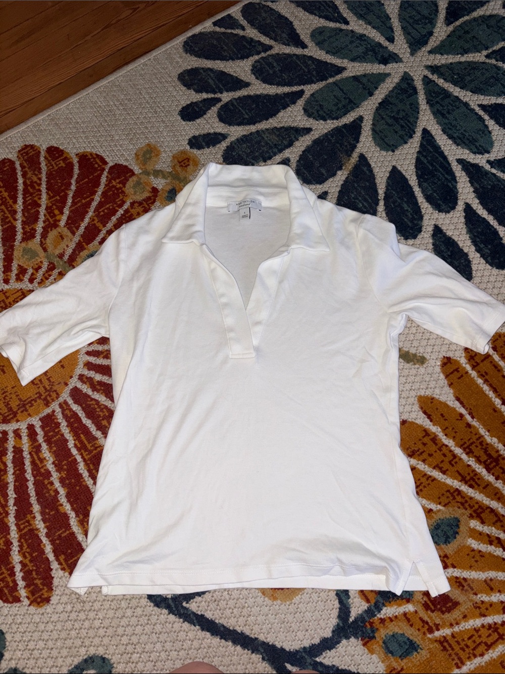 Ann Taylor Weekend Weekend Split Neck Polo Top size S